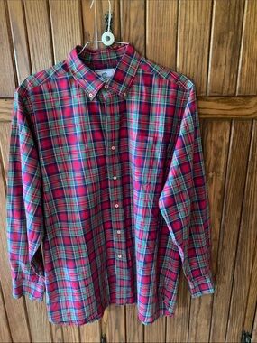 Southern Tide Red and Green Plaid Button-Down Shirt 97% Cotton 3 % spandex SizeL